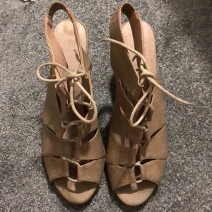 Lace up wide heels
